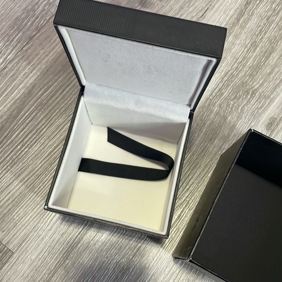 Gucci watch box - Picture 2 of 4